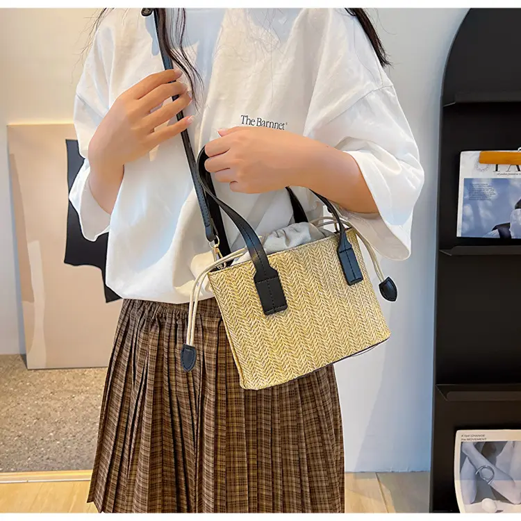 Women's Woven Shoulder Bag Large Capacity Korean Style — feature 14