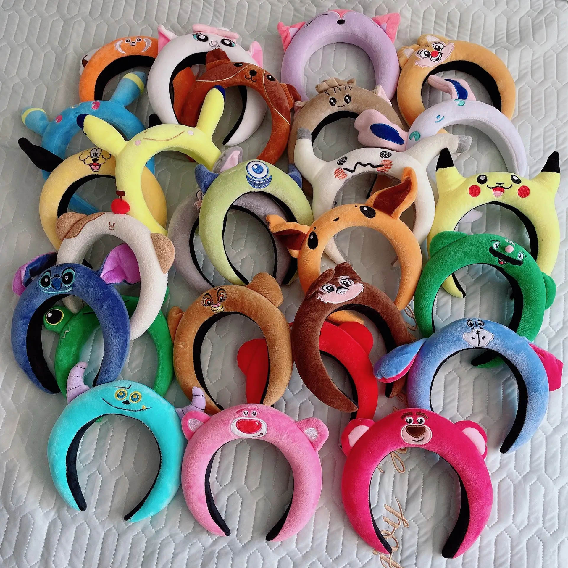 Cute Cartoon Headband with Pink Bow and Cat Ears — feature 1
