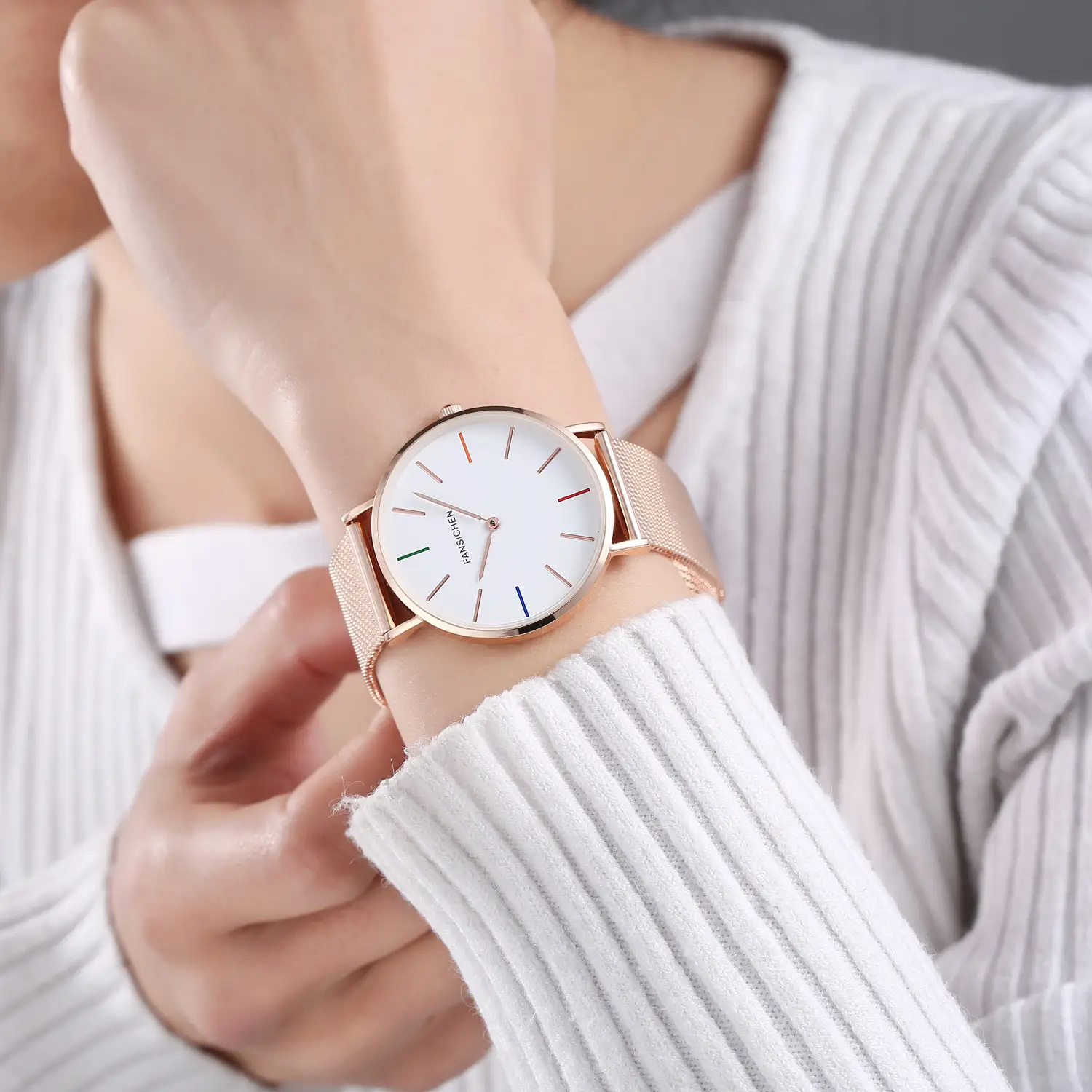 Women's Rose Gold Quartz Watch with Mesh Band — feature 4