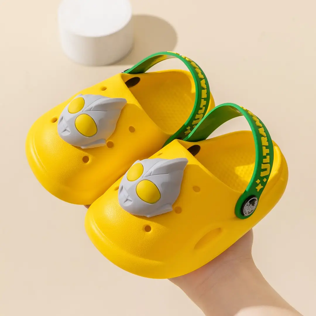 Shanghai spot a generation of Altman children's hole shoes boys three-dimensional cartoon summer non-slip beach slippers - Image 3