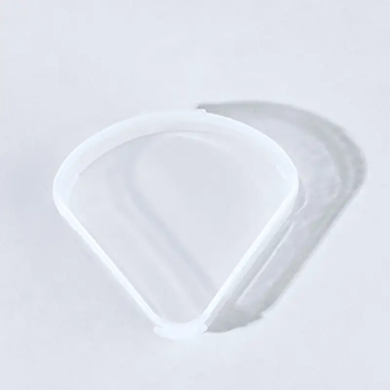Liangni Black Triangle Makeup Puff - Image 3