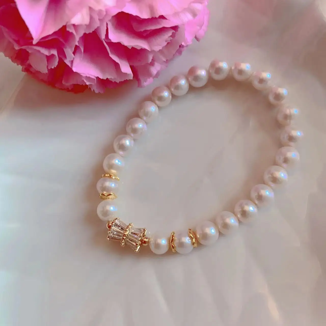 14K Gold Pearl Bracelet with Green Crystal Accents - Image 3