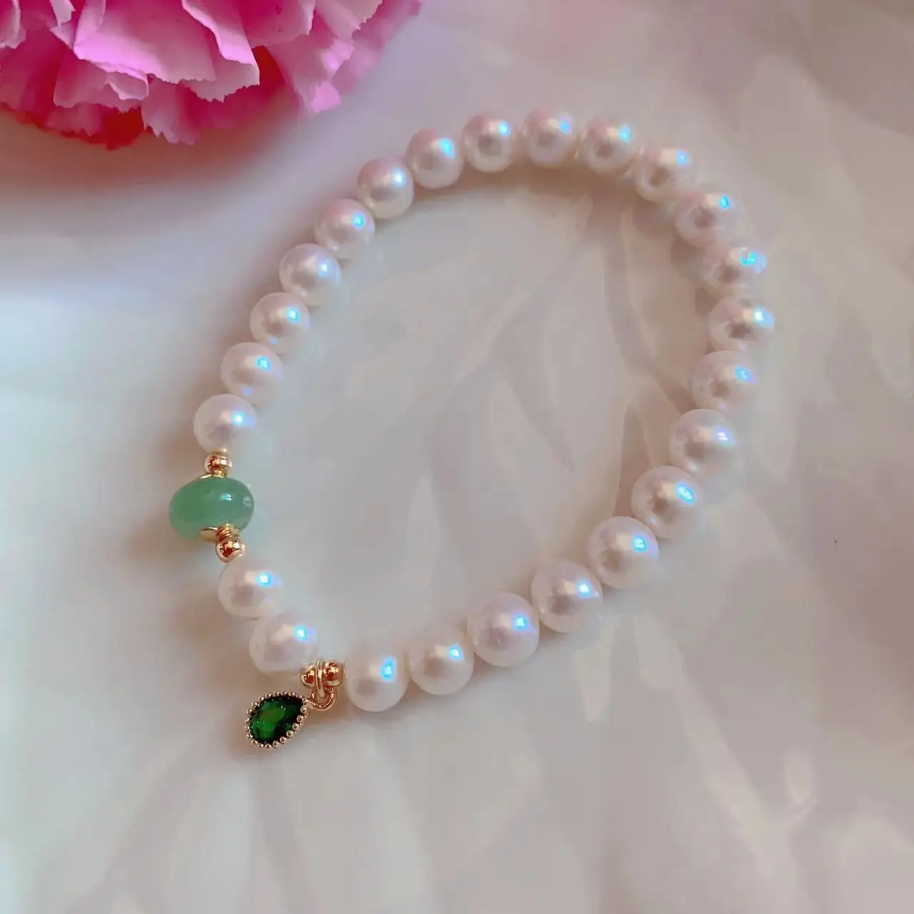 14K Gold Pearl Bracelet with Green Crystal Accents - Image 7