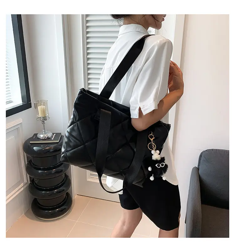 Black Quilted Women's Shoulder Bag 2023 New Style — feature 13