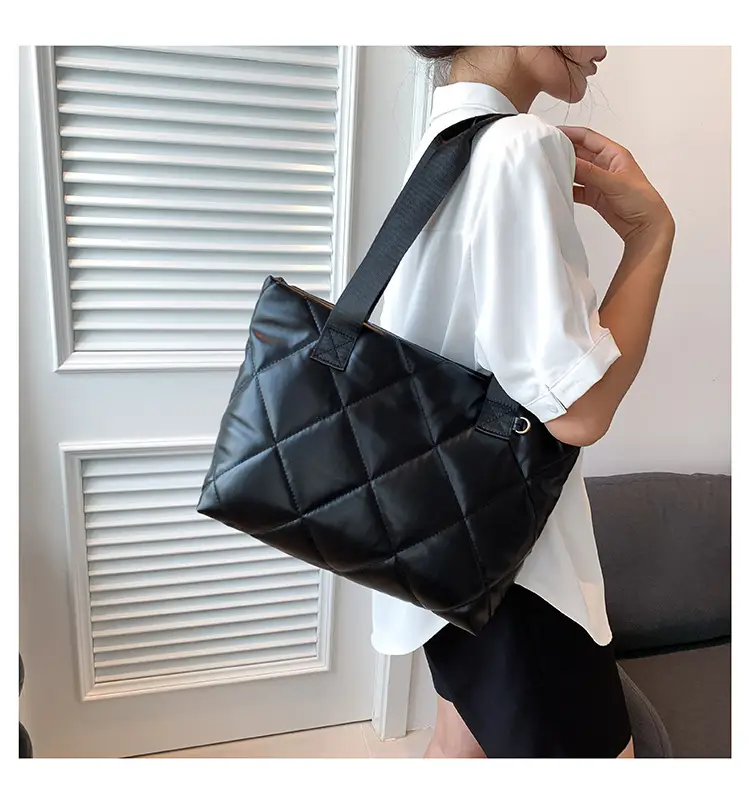 Black Quilted Women's Shoulder Bag 2023 New Style — feature 16