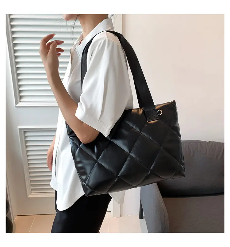 Black Quilted Women's Shoulder Bag 2023 New Style — feature 17