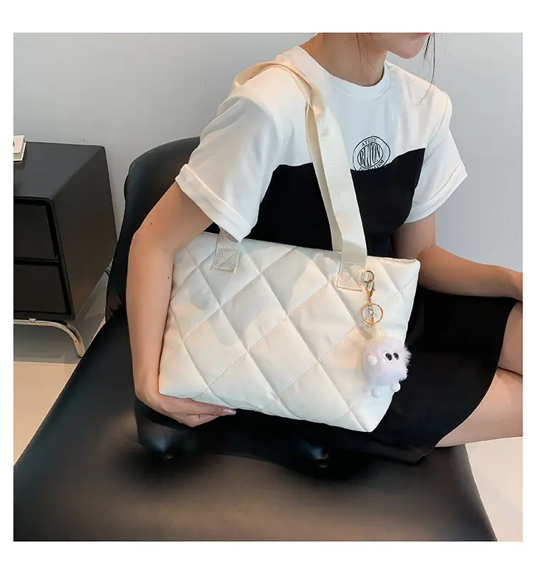 Black Quilted Women's Shoulder Bag 2023 New Style — feature 21