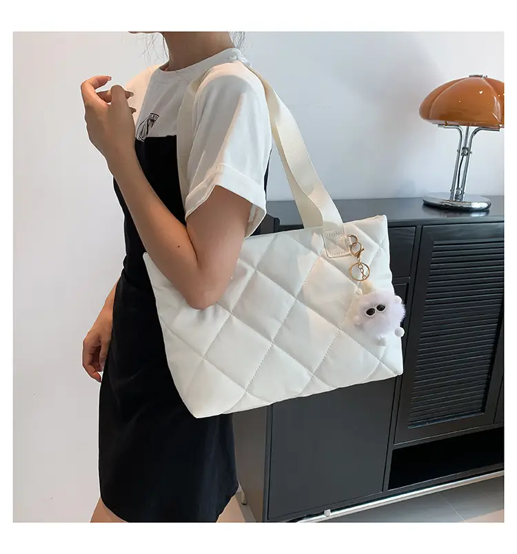 Black Quilted Women's Shoulder Bag 2023 New Style — feature 22