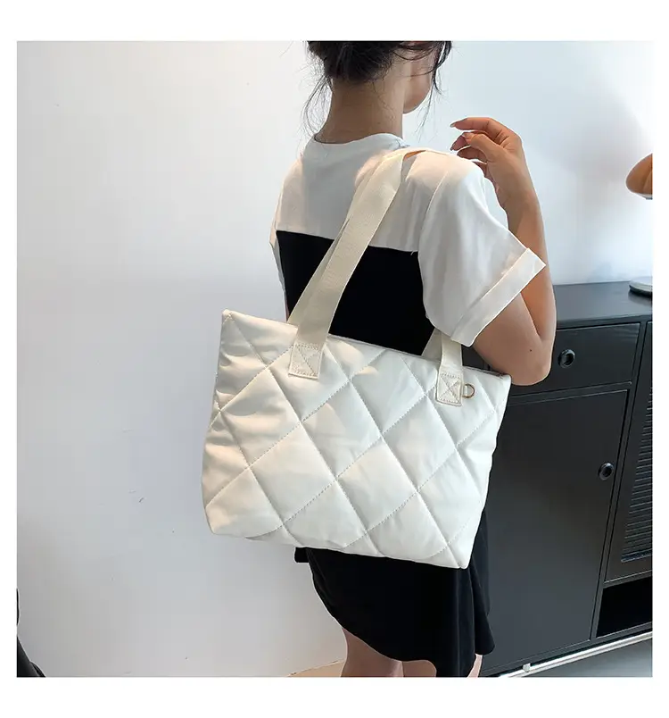 Black Quilted Women's Shoulder Bag 2023 New Style — feature 25