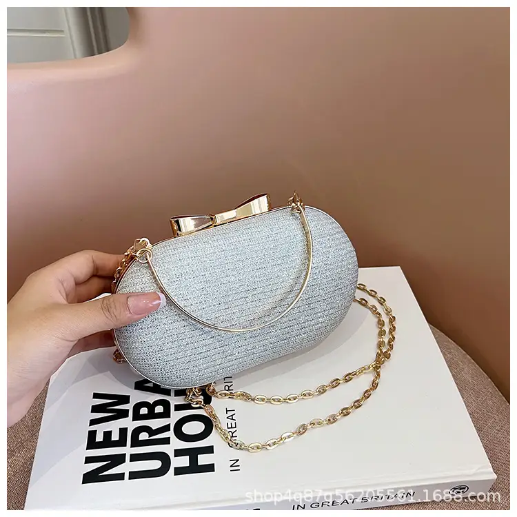 Pink Heart-Shaped Mini Chain Bag for Women — feature 11