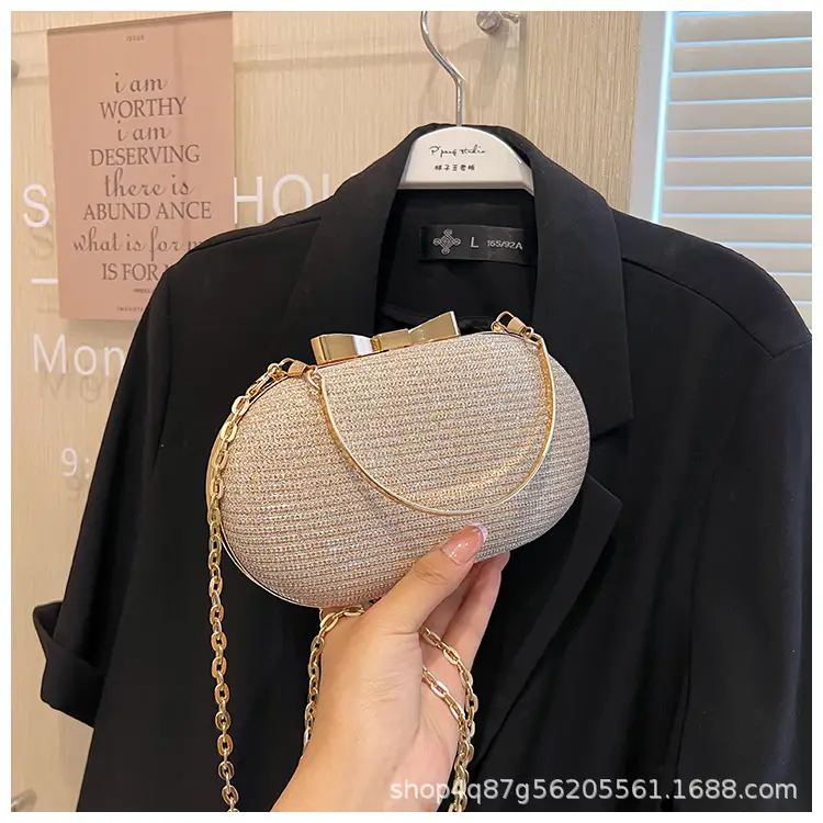 Pink Heart-Shaped Mini Chain Bag for Women — feature 14