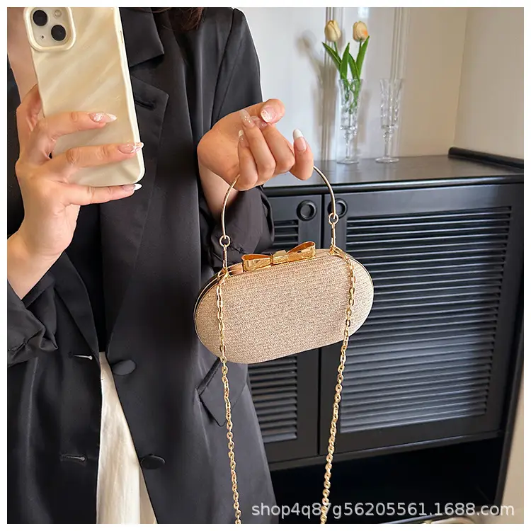 Pink Heart-Shaped Mini Chain Bag for Women — feature 37