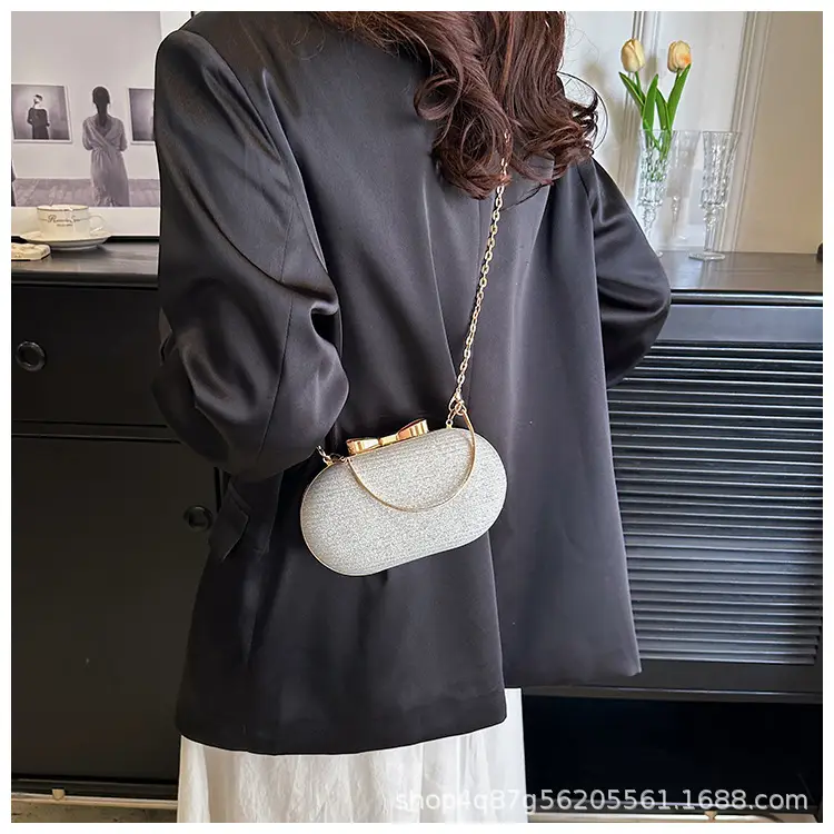 Pink Heart-Shaped Mini Chain Bag for Women — feature 39
