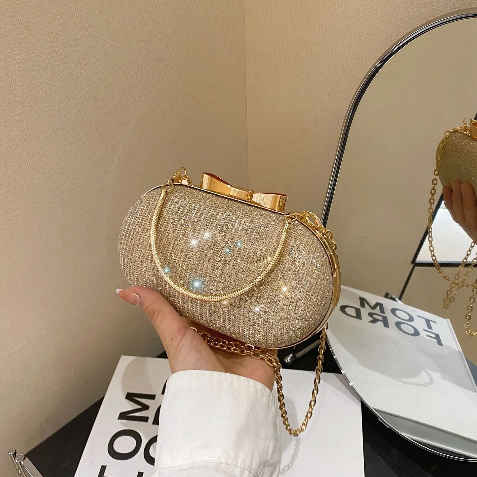 Pink Heart-Shaped Mini Chain Bag for Women - Image 2