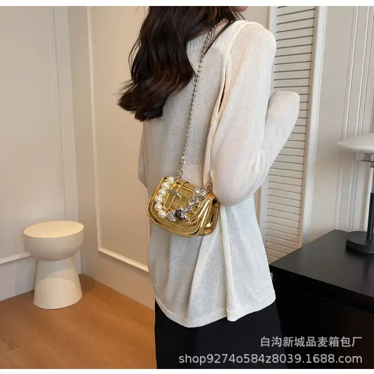 Black Pearl Chain Mini Shoulder Bag for Women — feature 17