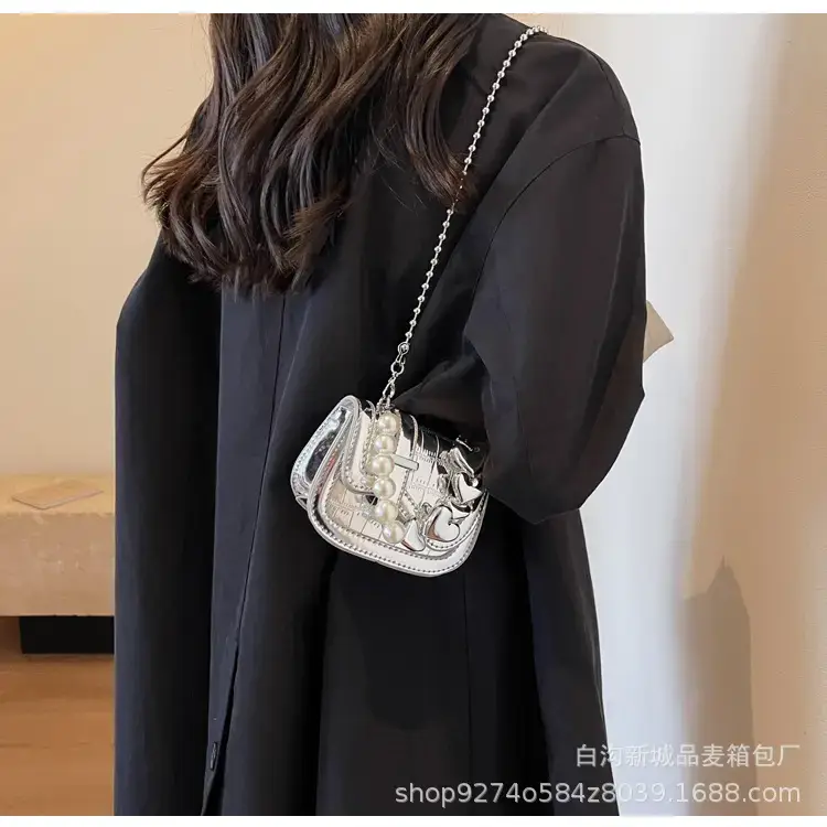 Black Pearl Chain Mini Shoulder Bag for Women — feature 21
