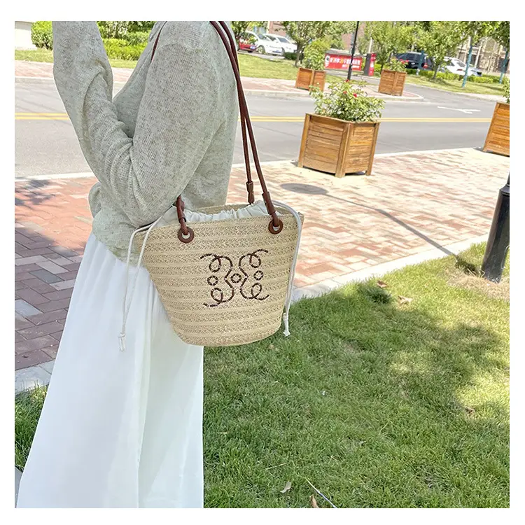 Women's Woven Straw Satchel Bag Large Capacity 2023 — feature 7