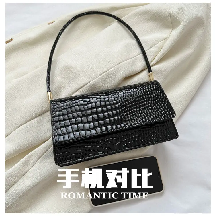 New Stone Grain Black Square Handbag 2023 — feature 2