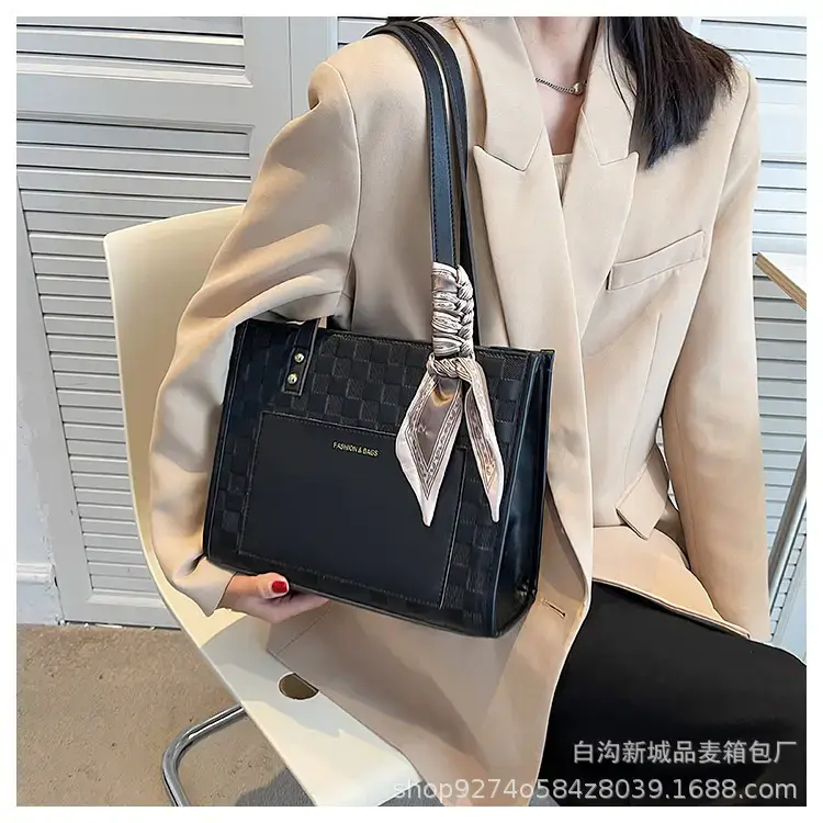 Women's Colorblock Checkered Shoulder Bag 2023 New Arrival — feature 16