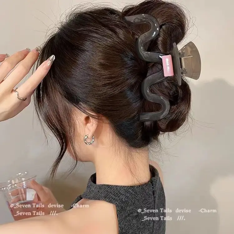 Plus Size Shark Clip for Women, Clear, 1 Pc