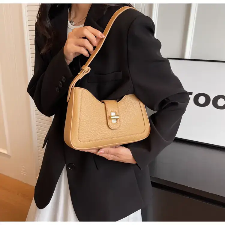 Women's tan square shoulder bag 2023 trendy — feature 21
