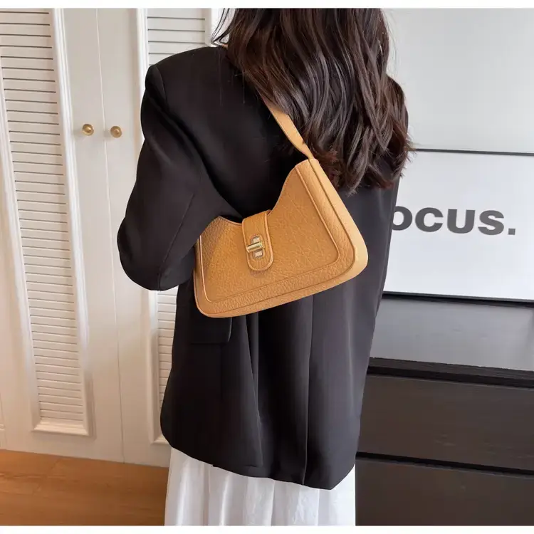 Women's tan square shoulder bag 2023 trendy — feature 22