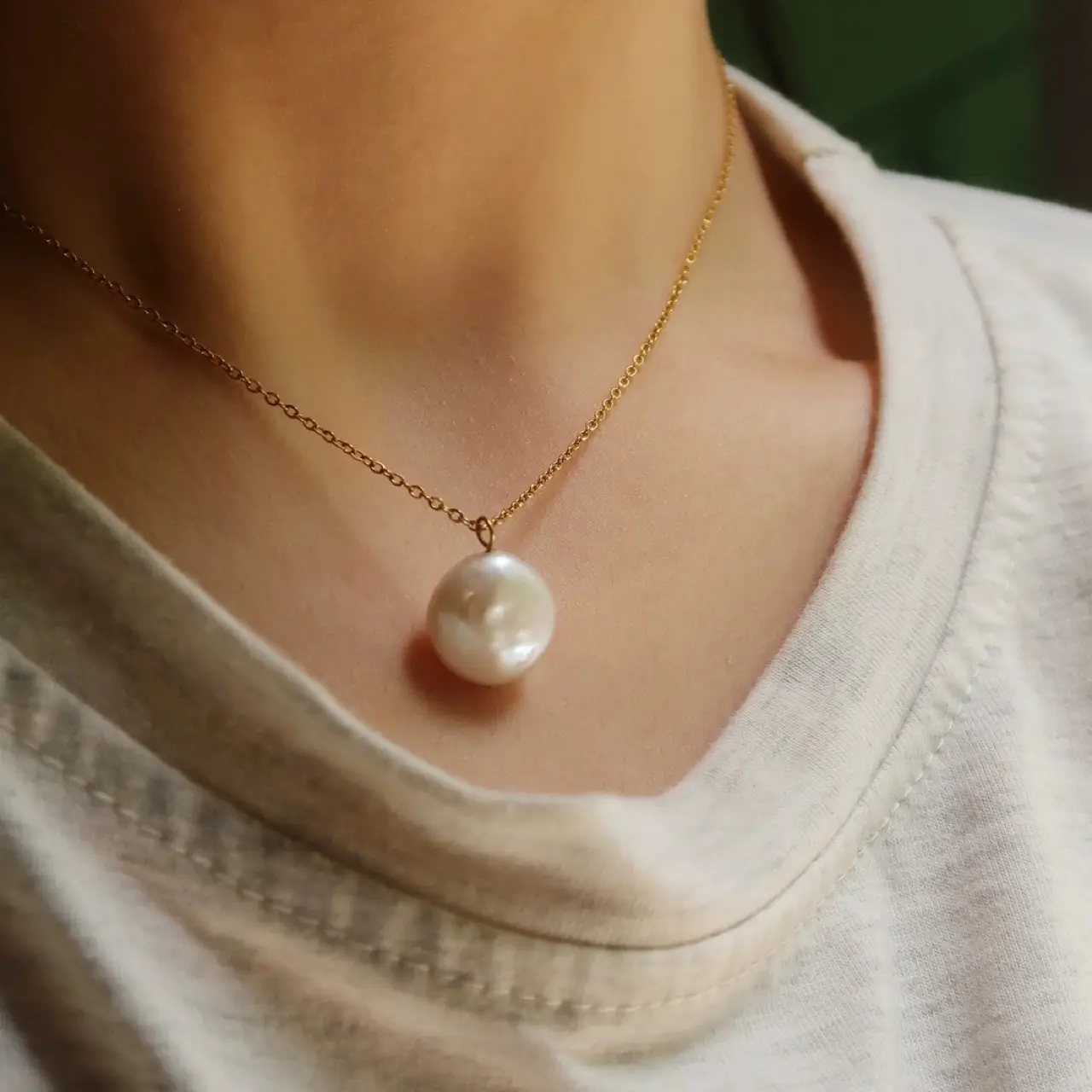 Natural Pearl Two-Wear Pendant Necklace with Light - Image 3