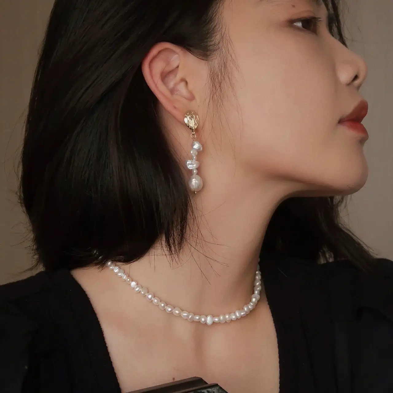 French Classical Pearl Earrings Silver Needle Asymmetrical - Image 4