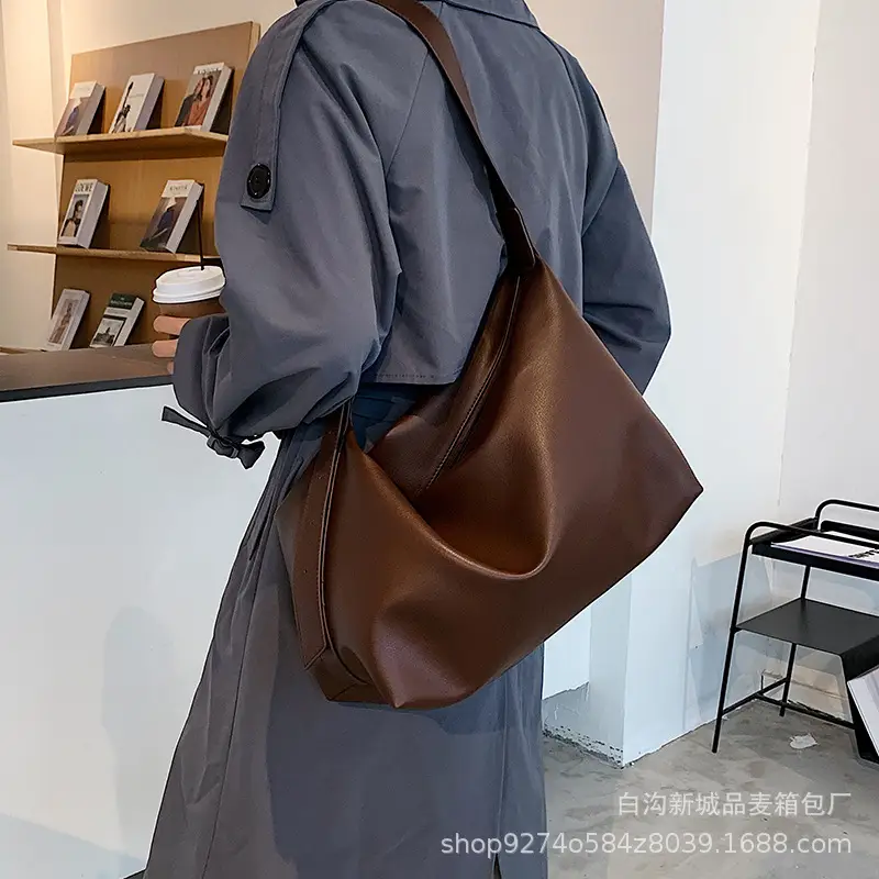 Large Capacity Women's Brown Leather Shoulder Bag 2026 - Image 7