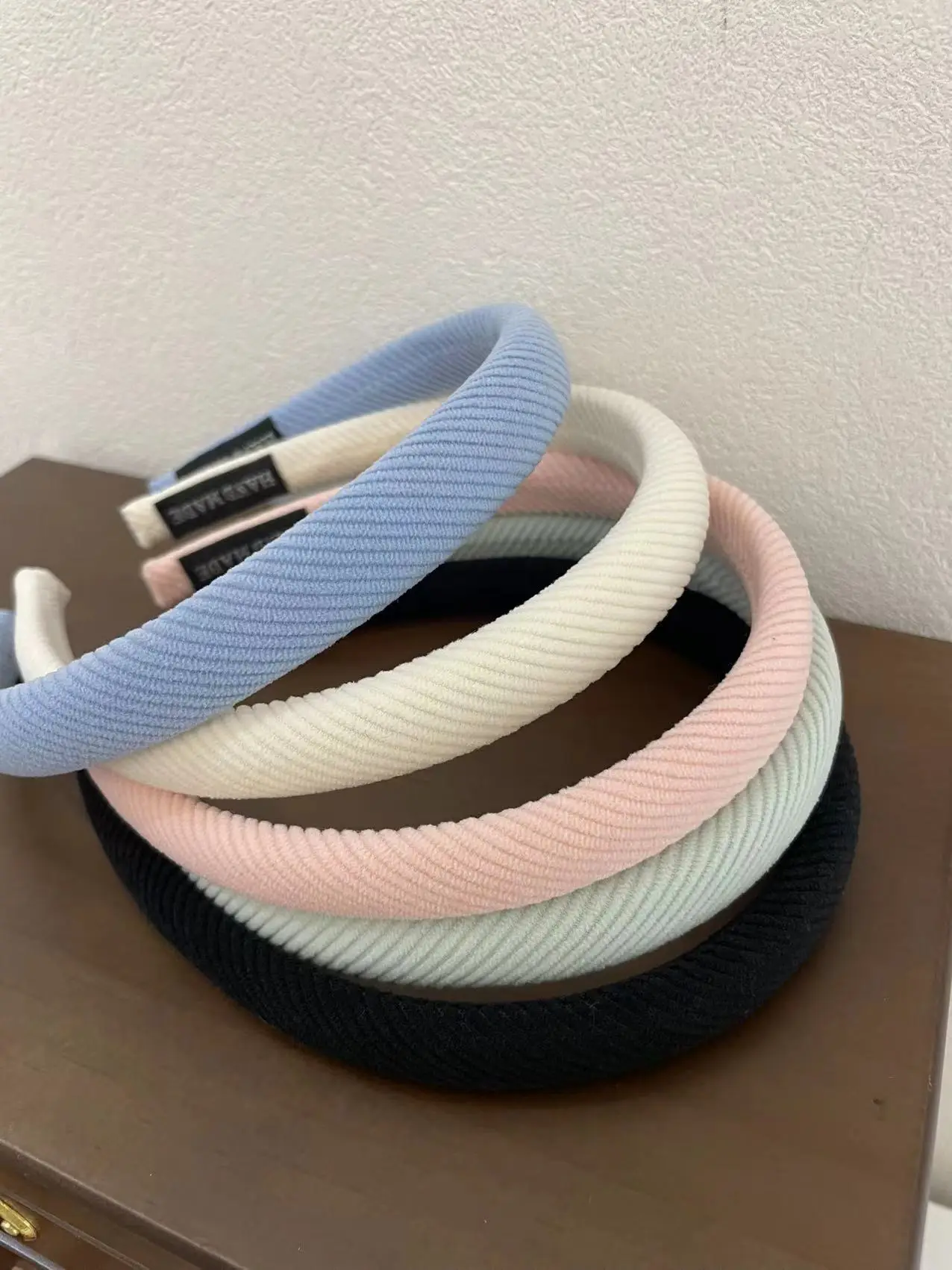 Black Twill Hairband with Pearl Button for Women — feature 4