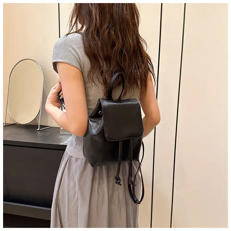 2026 Women's Brown Drawstring Shoulder Bag Spring Summer — feature 18