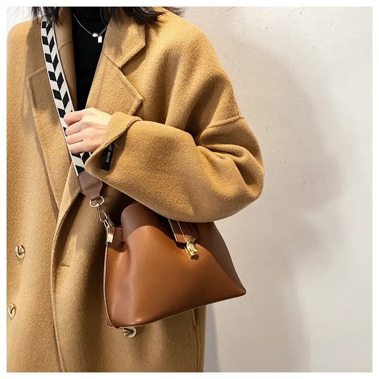 Women's Brown Leather Shoulder Bag with Adjustable Strap — feature 8