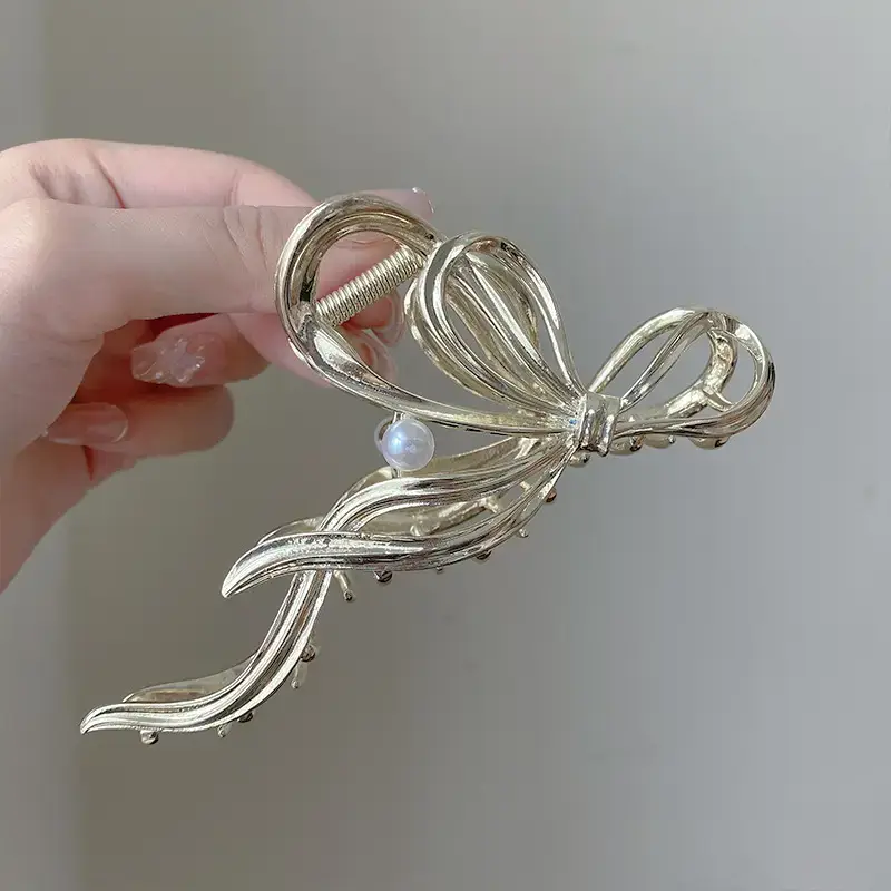 2023 New Pearl Wave Shark Clip High Sense Back Head Large Women's Internet Celebrity Summer Hairpin