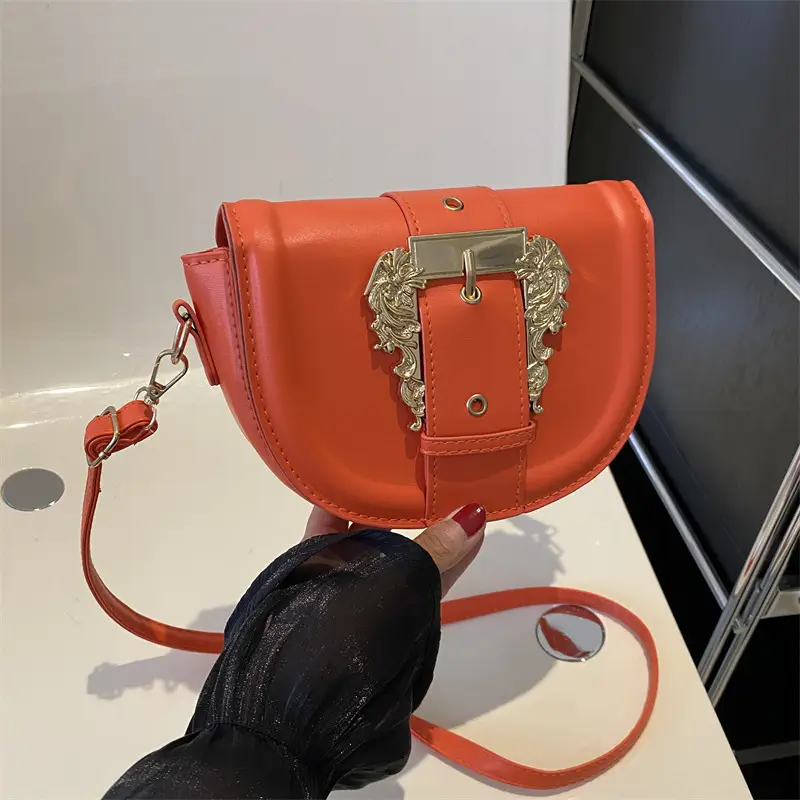 Pink Leather Shoulder Crossbody Bag with Gold Clasp - Image 8