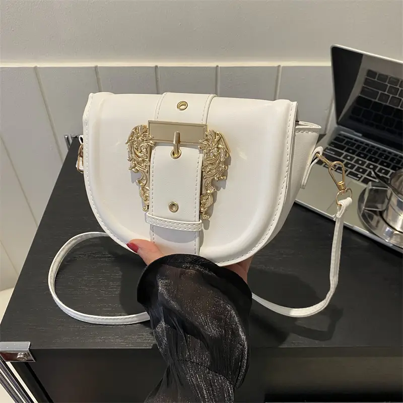 Pink Leather Shoulder Crossbody Bag with Gold Clasp - Image 9