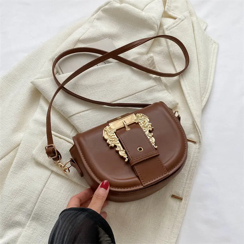 Pink Leather Shoulder Crossbody Bag with Gold Clasp - Image 6