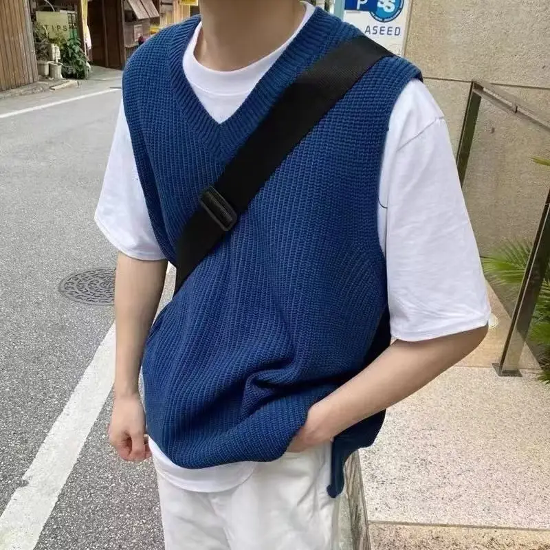 Men V-neck Knitted Vest Solid Color Couple Wear — feature 17
