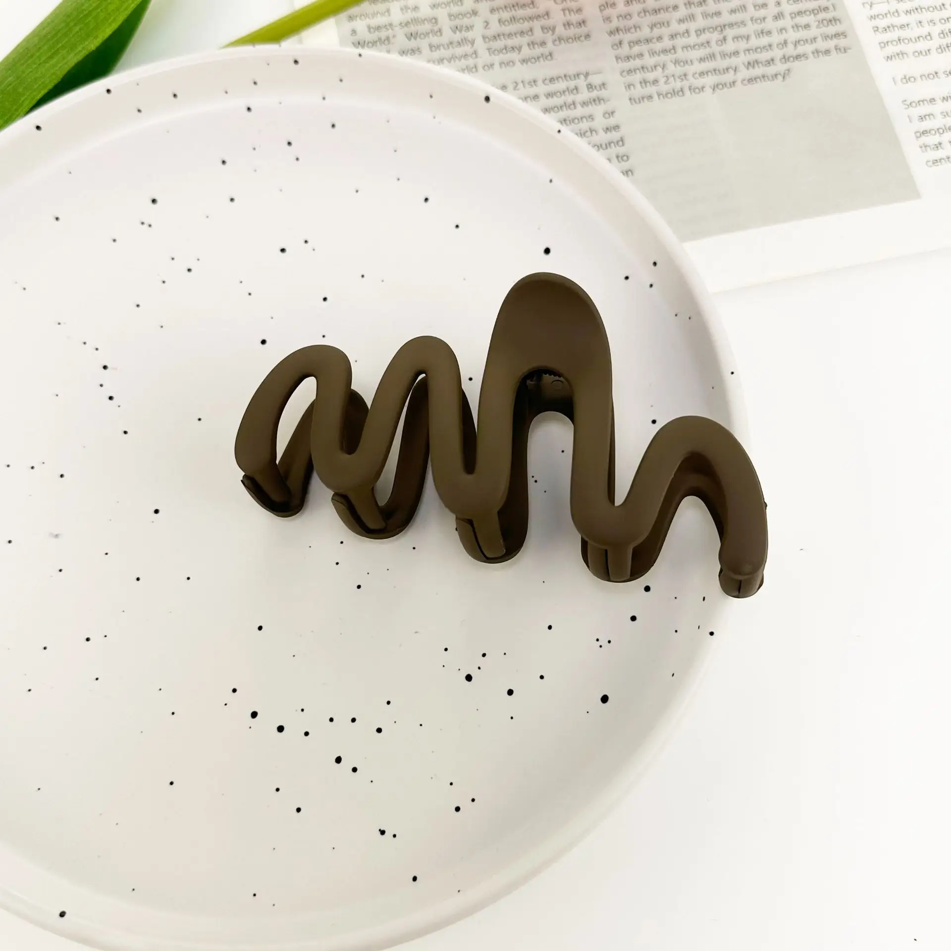 2025 Matte Curved Wave Hair Clip for Women Large Hairpin - Image 3