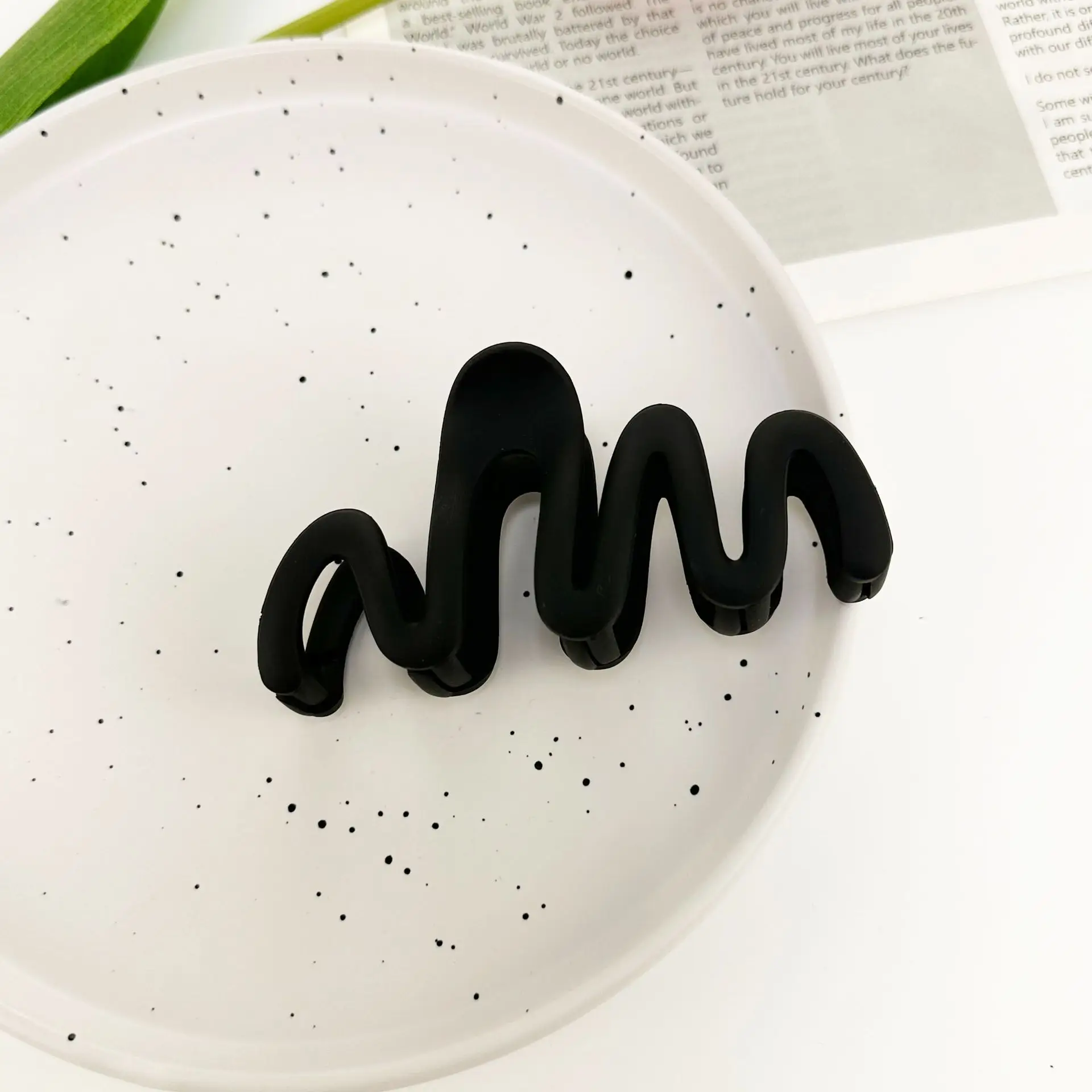 2025 Matte Curved Wave Hair Clip for Women Large Hairpin - Image 4