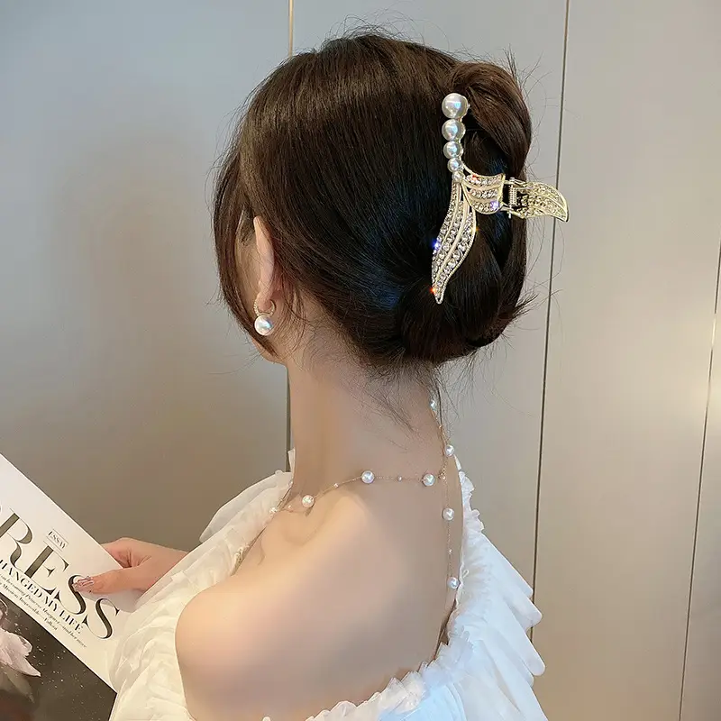 Antique Pearl Fish Tail Hairpin Clip