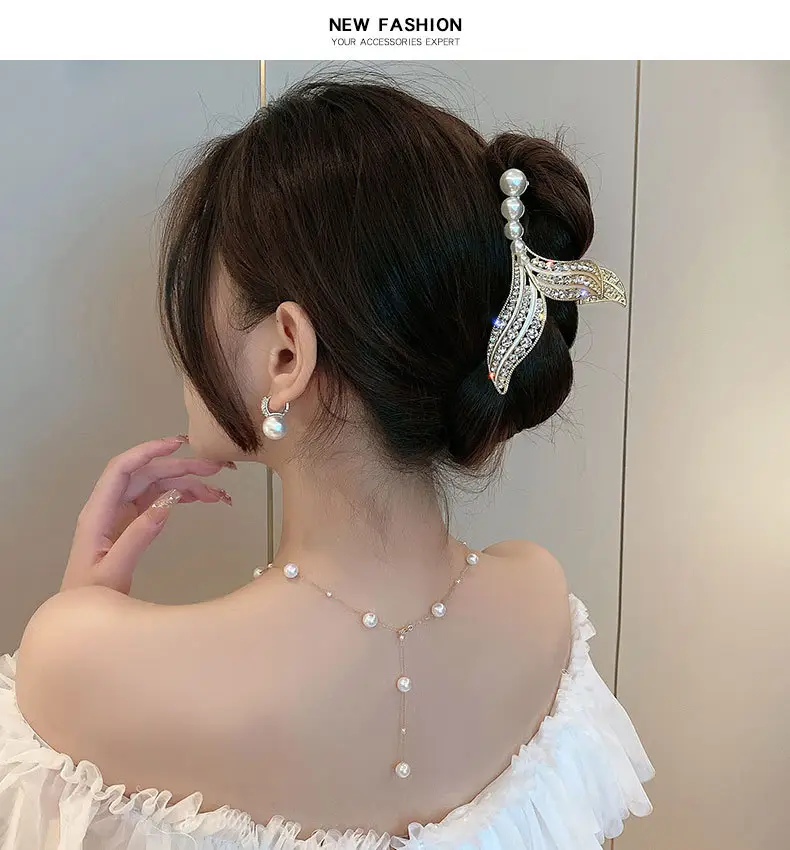Antique Pearl Fish Tail Hairpin Clip — feature 1