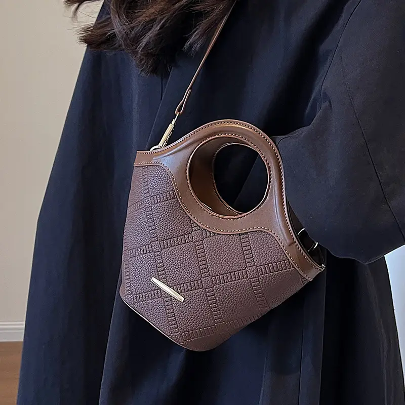 Trendy Women's Brown Croc Texture Shoulder Crossbody Bag