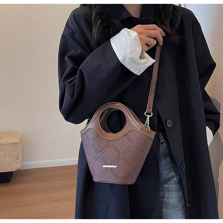 Trendy Women's Brown Croc Texture Shoulder Crossbody Bag — feature 26