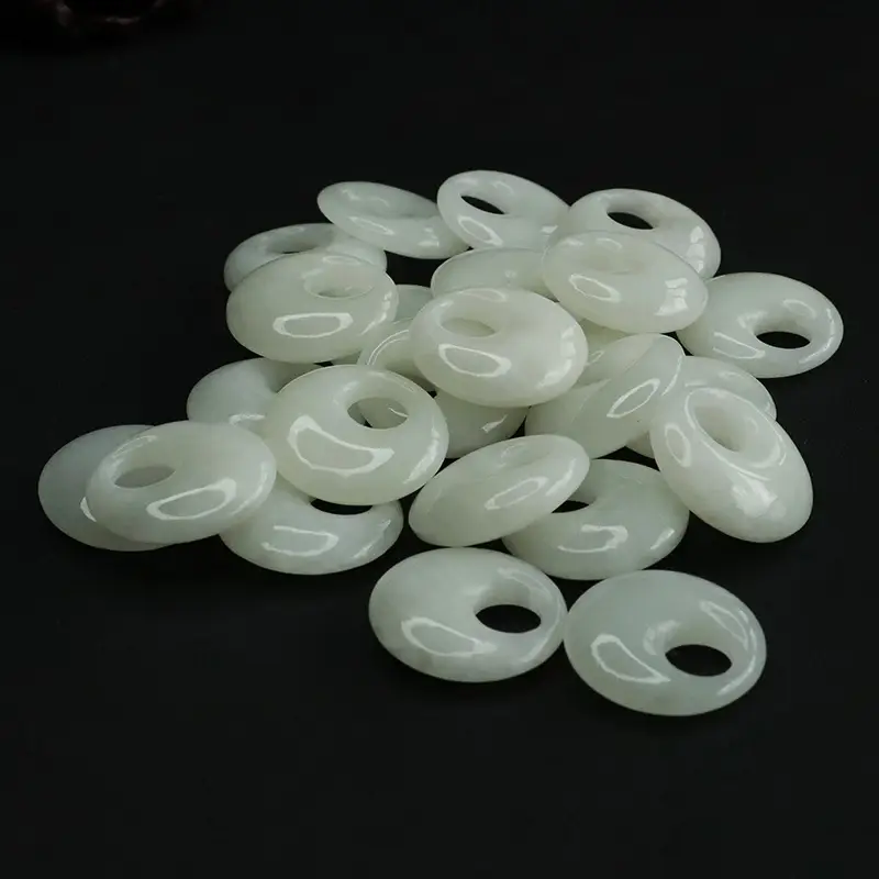 White Jade Princess Pendant Necklace with Red Agate — feature 12
