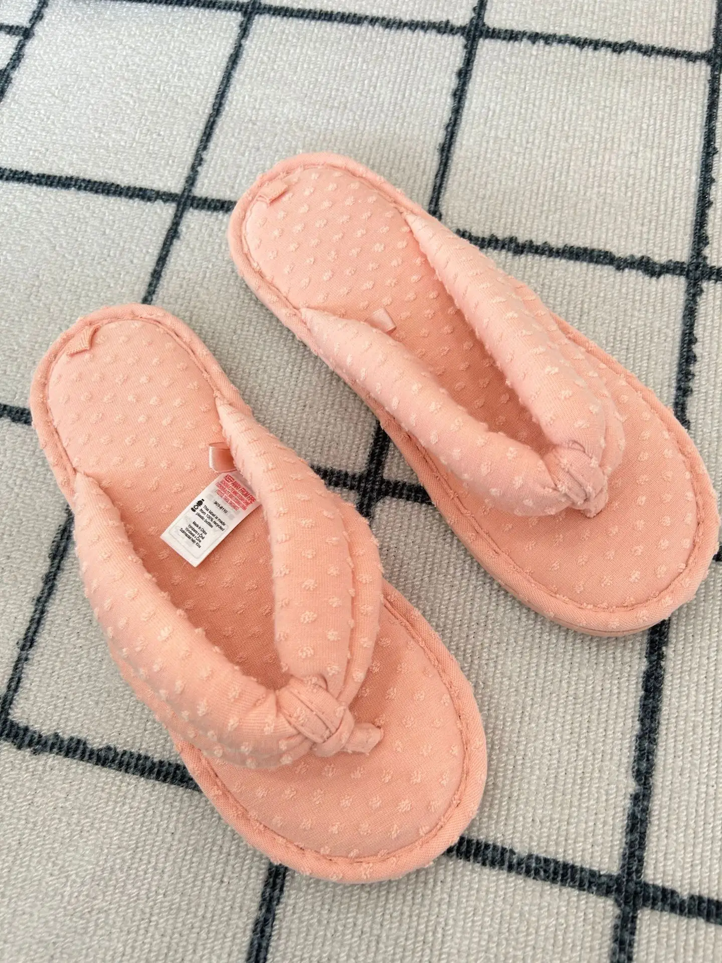 Women's Pink Cotton Flip Flops with Dot Pattern — feature 4