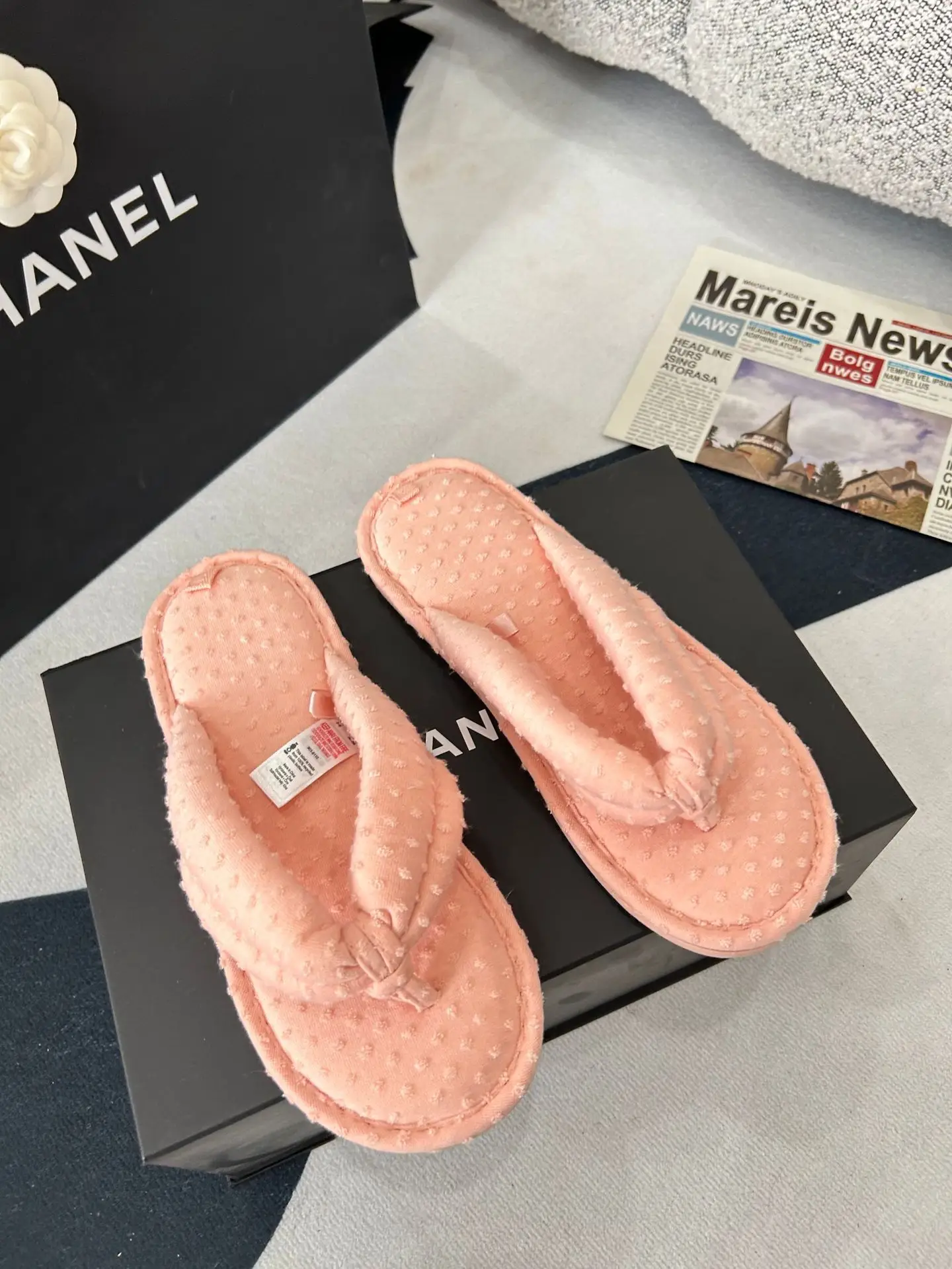 Women's Pink Cotton Flip Flops with Dot Pattern — feature 7