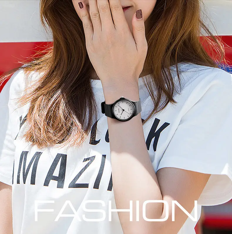 Green Quartz Couple Watch for Men Women — feature 7