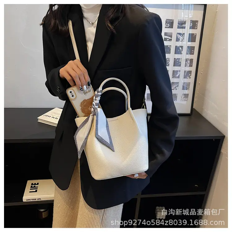 2026 New Retro French Niche Handbag for Women — feature 14
