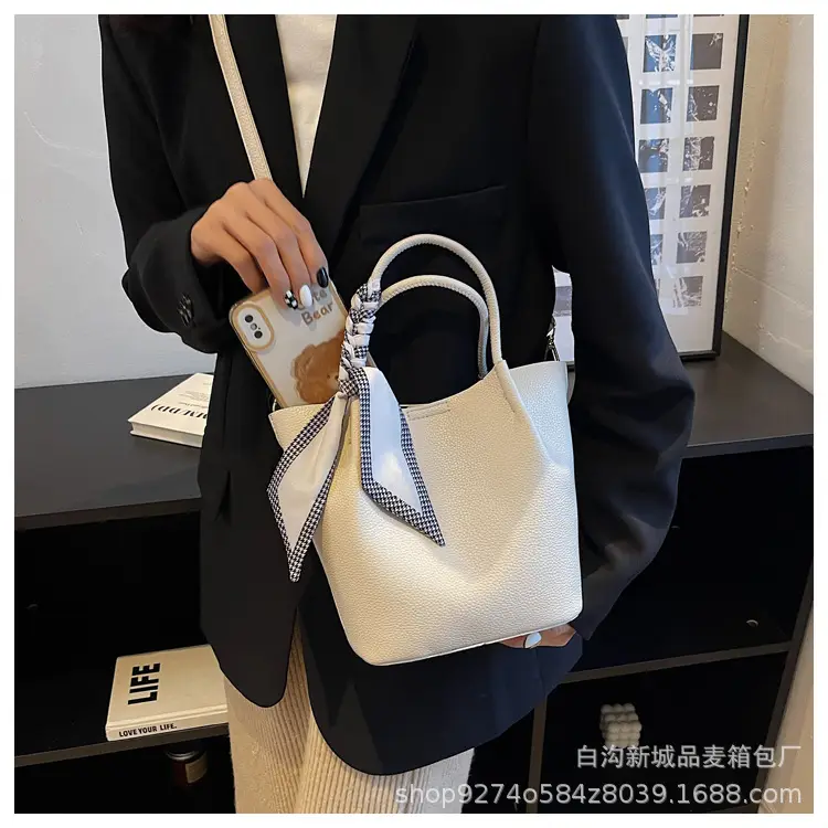 2026 New Retro French Niche Handbag for Women — feature 15