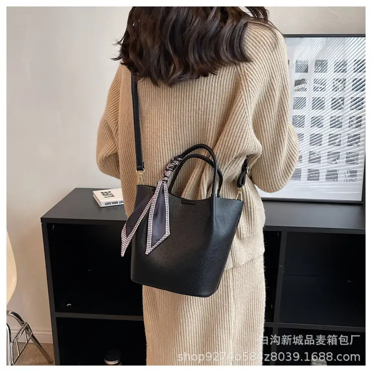 2026 New Retro French Niche Handbag for Women — feature 26